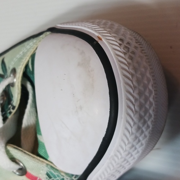 Converse Chuck Taylor All Star Hi Tropical Print UNISEX size 10.5 *NEW* RARE!!! - Picture 5 of 9